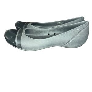 Crocs Cap Toe Flats Size 9 Black